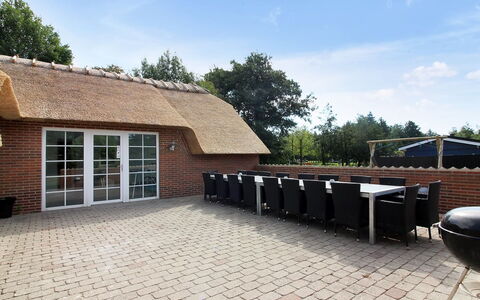 Erra - 250M from the Sea: Hout, Huis, Verblijf, Huis, Dak, Landelijk Gebied, Siding, Blokhut, Garden Gebouwen, Hardwood