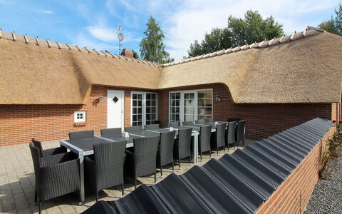 Erra - 250M from the Sea: Hout, Huis, Verblijf, Huis, Dak, Landelijk Gebied, Siding, Blokhut, Garden Gebouwen, Hardwood