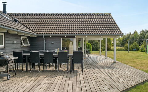 Bolli - 1.1Km from the Sea: Dak, Huis, Deur, Verblijf, Schaduw, Siding, Werf, Landgoed, Backyard
