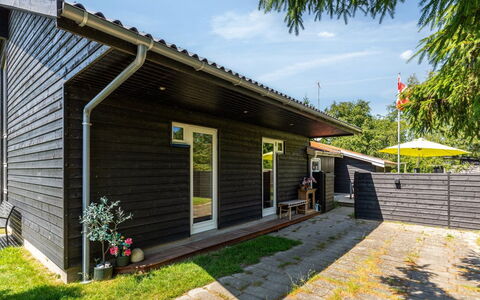 Gabi - 700M from the Sea: Gras, Struik, Huis, Tuin, Huis, Verblijf, Land Lot, Gazon, Groundcover