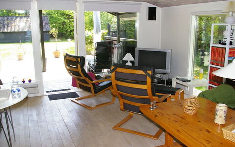 Gyri - 800M from the Sea: Vegetation, Struik, De Lente, Verblijf, Tuin, Schaduw, Backyard, Werf, Stoel