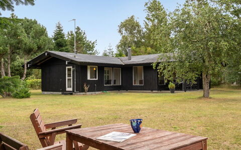 Elja - 600M from the Sea: Hout, Huis, Verblijf, Huis, Dak, Landelijk Gebied, Siding, Blokhut, Garden Gebouwen, Hardwood