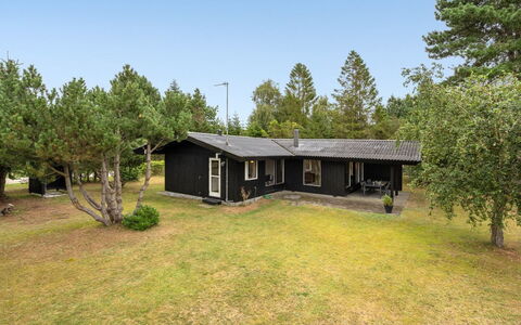 Elja - 600M from the Sea: Hout, Huis, Verblijf, Huis, Dak, Landelijk Gebied, Siding, Blokhut, Garden Gebouwen, Hardwood