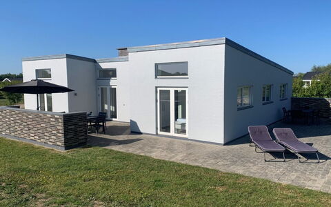 Hvenild - 800M from the Sea: Dak, Huis, Huis, Verblijf, Siding, Landgoed, Oprit, Garden Gebouwen, Werf, Schuur