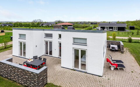 Hvenild - 800M from the Sea: Dak, Huis, Huis, Verblijf, Siding, Landgoed, Oprit, Garden Gebouwen, Werf, Schuur
