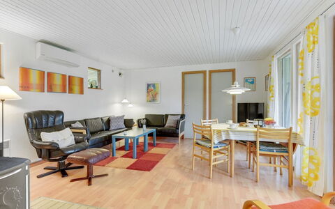 Ingebore - 350M from the Sea: Dak, Huis, Land Lot, Huis, Verblijf, Landgoed, Garden Gebouwen, Schaduw, Blokhut, Landscaping