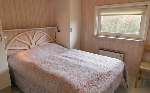 Aasa - 200M from the Sea: Bed, Slaapkamer, Laken, Hout, Verdieping, Bedding, Interieur Ontwerp, Flooring, Plafond, Bed Frame