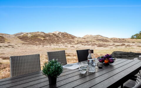 Larsen - 900M from the Sea: Meubilair, Tafel, Buitenmeubels, Buitentafel, Keuken En Eettafel, Stoel, Hardwood, Koffietafel, Picknicktafel, Beits