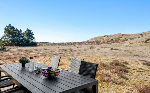 Larsen - 900M from the Sea: Meubilair, Tafel, Buitenmeubels, Buitentafel, Stoel, Keuken En Eettafel, Koffietafel, Hardwood, Beits, Armleuning