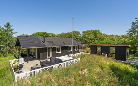 Maik - 1.5Km from the Sea