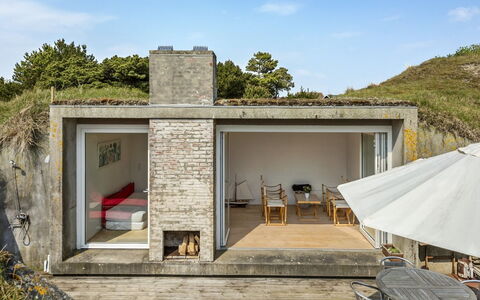 Dordi - 300M from the Sea: Zwembad, Buitenmeubels, Meubilair, Toevlucht, Flagstone, Eco Hotel, Schaduw, Stoel, Vrije Tijd, Landgoed