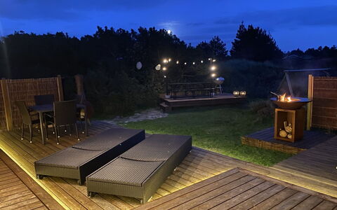 Gilda - 2Km from the Sea: Gebouw, Huis, Venster, Huis, Dak, Woongebied, Struik, Verblijf, Land Lot