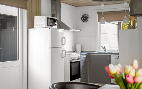 Halfdan - 1.1Km from the Sea: Keuken, Toestel Van De Keuken, Interieur Ontwerp, Major Appliance, Countertop, Meubilair, Huishoudapparatuur, Flooring, Plafond, Cabinetry