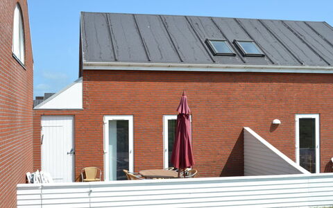 Svava - 2.3Km from the Sea: Dak, Huis, Samengesteld Materiaal, Siding, Steen, Metselwerk, Verblijf, Helling, Werf