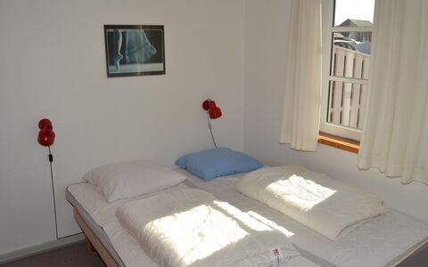 Ester - 2.3Km from the Sea: Meubilair, Bed, Hout, Slaapkamer, Verdieping, Interieur Ontwerp, Textiel, Laken, Linens, Bedding