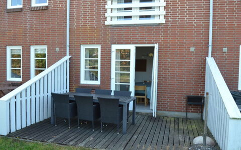 Ester - 2.3Km from the Sea: Hout, Meubilair, Veranda, Buitenmeubels, Deur, Stoel, Dek, Buitentafel, Beits, Hardwood
