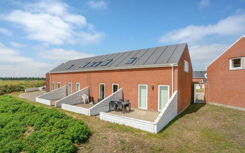 Fotij - 2.3Km from the Sea: Dak, Land Lot, Landgoed, Metselwerk, Steen, Boerderij, Werf, Daylighting, Siding