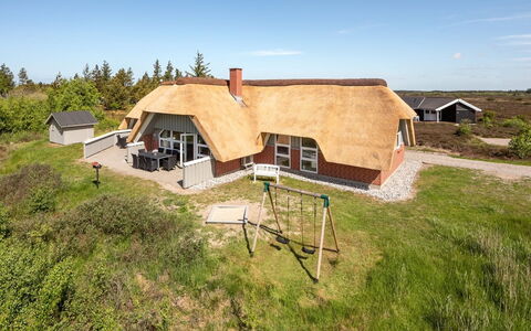 Atti - 2.5Km from the Sea: Thatching, Verblijf, Huis, Dak, Huis, Boerderij, Hut, Landgoed, Dorp