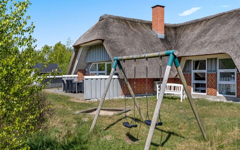 Atti - 2.5Km from the Sea: Thatching, Verblijf, Huis, Dak, Huis, Boerderij, Hut, Landgoed, Dorp