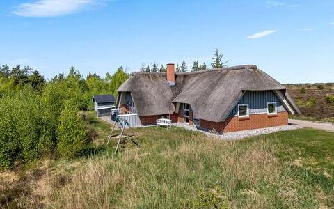 Atti - 2.5Km from the Sea: Thatching, Verblijf, Huis, Dak, Huis, Boerderij, Hut, Landgoed, Dorp
