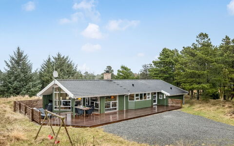 Birgita - 700M from the Sea: Dak, Huis, Huis, Verblijf, Landelijk Gebied, Boerderij, Landgoed, Siding, Veranda, Werf