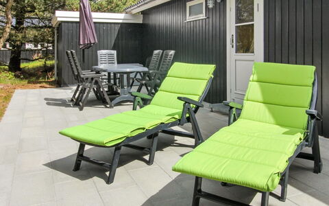 Dika - 1Km from the Sea: Buitenmeubels, Tuin, Stoel, Ontwerp, Hardwood, Openluchtbank, Plank, Armleuning, Ligstoel, Backyard