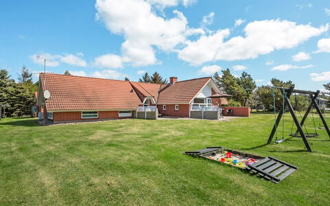 Swening - 2.1Km from the Sea: Gras, Huis, Land Lot, Huis, Gazon, Verblijf, Landgoed, Boerderij, Tuin, Schaduw