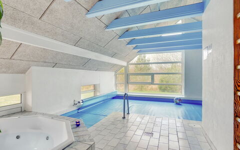 Swening - 2.1Km from the Sea: Plafond, Toevlucht, Daylighting, Ontwerp, Hotel, Zolder, Straal, Penthouse, Zwembad