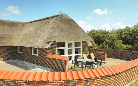 Carolin - 400M from the Sea: Gras, Huis, Dak, Huis, Verblijf, Struik, Land Lot, Landelijk Gebied, Boerderij, Groundcover