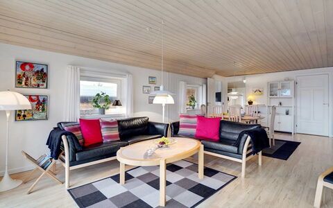 Carolin - 400M from the Sea: Gras, Huis, Dak, Huis, Verblijf, Struik, Land Lot, Landelijk Gebied, Boerderij, Groundcover
