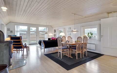 Carolin - 400M from the Sea: Gras, Huis, Dak, Huis, Verblijf, Struik, Land Lot, Landelijk Gebied, Boerderij, Groundcover