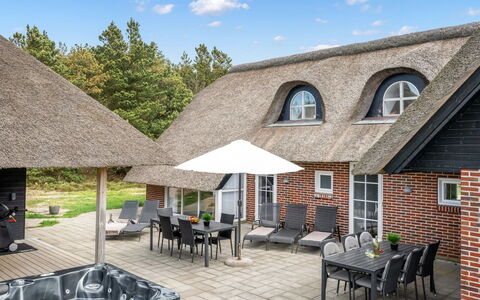 Vangel - 500M from the Sea: Dak, Land Lot, Verblijf, Huis, Landelijk Gebied, Schuur, Siding, Garden Gebouwen, Blokhut, Hut