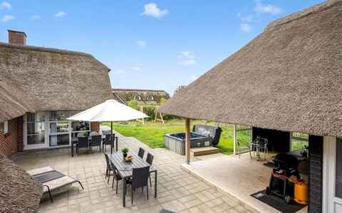 Vangel - 500M from the Sea: Dak, Land Lot, Verblijf, Huis, Landelijk Gebied, Schuur, Siding, Garden Gebouwen, Blokhut, Hut
