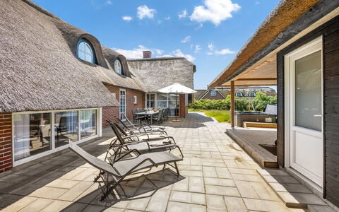 Vangel - 500M from the Sea: Dak, Land Lot, Verblijf, Huis, Landelijk Gebied, Schuur, Siding, Garden Gebouwen, Blokhut, Hut