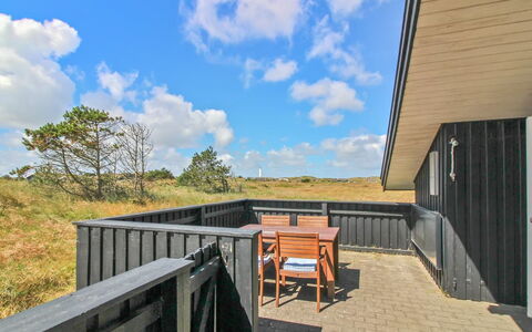 Edyta - 400M from the Sea: Gras, Huis, Dak, Huis, Verblijf, Struik, Land Lot, Landelijk Gebied, Boerderij, Groundcover