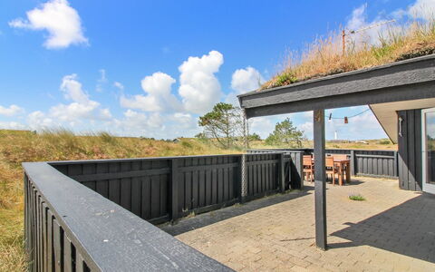 Edyta - 400M from the Sea: Gras, Huis, Dak, Huis, Verblijf, Struik, Land Lot, Landelijk Gebied, Boerderij, Groundcover