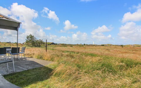 Edyta - 400M from the Sea: Gras, Huis, Dak, Huis, Verblijf, Struik, Land Lot, Landelijk Gebied, Boerderij, Groundcover
