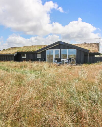 Edyta - 400M from the Sea