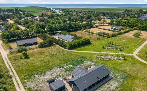 Måns - 500M to the Fjord: Verblijf, Tuin, Siding, Garden Gebouwen, Schaduw, Werf, Backyard, Gazon, Boerderij, Landscaping