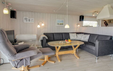 Laurens - from the Sea: Hout, Dak, Architectuur, Huis, Huis, Verblijf, Siding, Hardwood, Helling, Landgoed