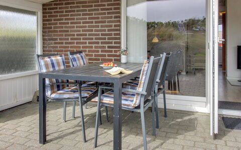 Laurens - from the Sea: Hout, Dak, Architectuur, Huis, Huis, Verblijf, Siding, Hardwood, Helling, Landgoed