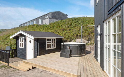 Ayu - 100M from the Sea: Verblijf, Schuur, Hut, Boerderij, Prairie, Keet, Schuur, Blokhut, Garden Gebouwen