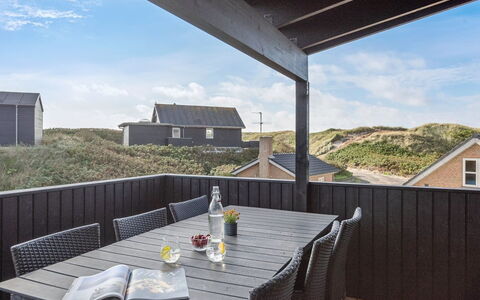 Ayu - 100M from the Sea: Verblijf, Schuur, Hut, Boerderij, Prairie, Keet, Schuur, Blokhut, Garden Gebouwen