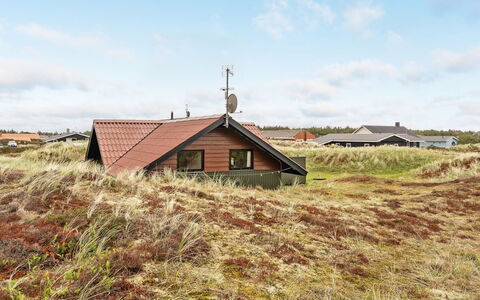Ardan - from the Sea: Struik, Stedelijk Ontwerp, Groundcover, Steen, Appartement, Landgoed, Metselwerk, Balkon, Landscaping