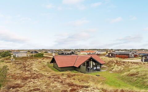 Ardan - from the Sea: Struik, Stedelijk Ontwerp, Groundcover, Steen, Appartement, Landgoed, Metselwerk, Balkon, Landscaping