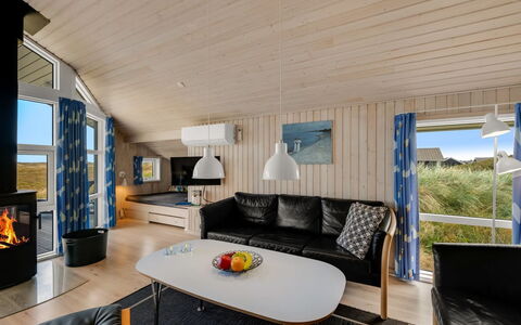 Zaga - from the Sea: Huis, Verblijf, Blokhut, Hardwood, Woonkamer, Stoel, Beits, Toevlucht, Hotel