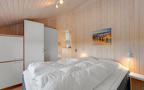 Zaga - from the Sea: Slaapkamer, Hout, Interieur Ontwerp, Plafond, Bed, Kamer, Verdieping, Laken, Bedding, Flooring