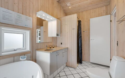 Zaga - from the Sea: Flooring, Verdieping, Loodgieterswerkinrichting, Interieur Ontwerp, Hout, Plafond, Wastafel, Kamer, Badkamer, Wastafel In De Badkamer