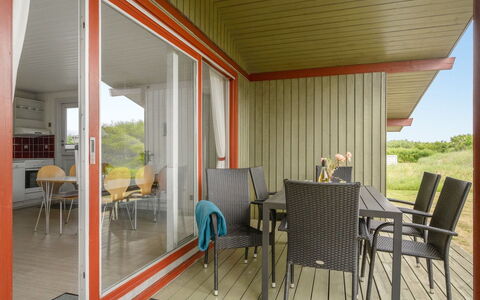 Siv - from the Sea: Struik, Stedelijk Ontwerp, Groundcover, Steen, Appartement, Landgoed, Metselwerk, Balkon, Landscaping