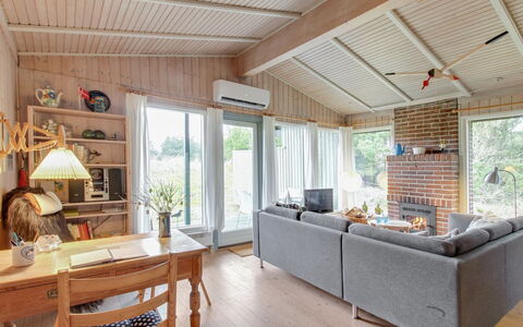 Thurgot - 720M to the Fjord: Interieur Ontwerp, Meubilair, Hout, Plafond, Bankstel, Flooring, Woonkamer, Verdieping, Huis, Kamer